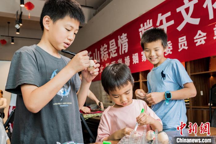 �Ϭ��Ĥl�̾ǵe�߳J�C�@������ ��