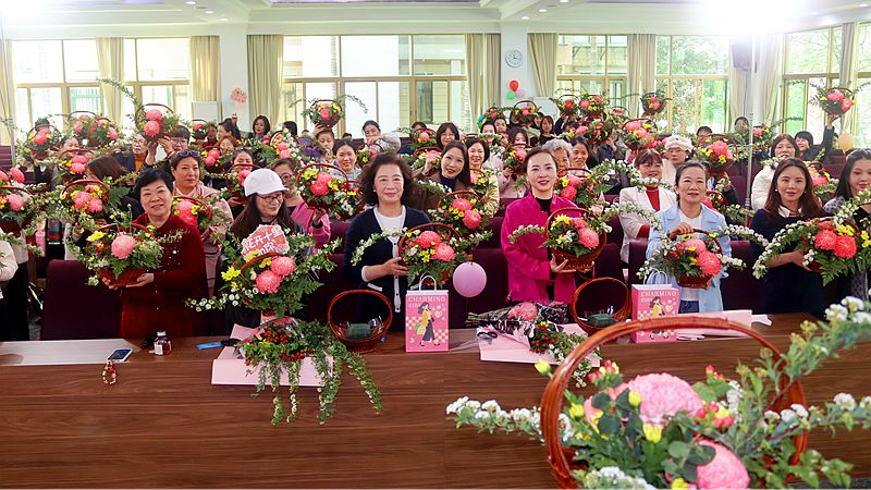 花美,人更美!湖里女臺胞“花式”過節 花美,人更美!湖里女臺胞“花式”過節