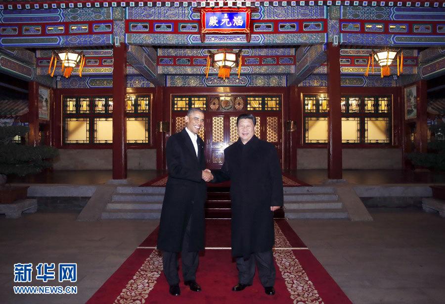 習近平同奧巴馬夜遊中南海 習近平同奧巴馬夜遊中南海